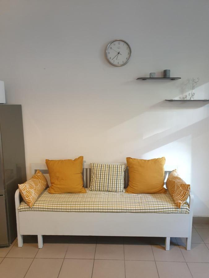 Camellia Studio Apartment & Parking Riga Ngoại thất bức ảnh