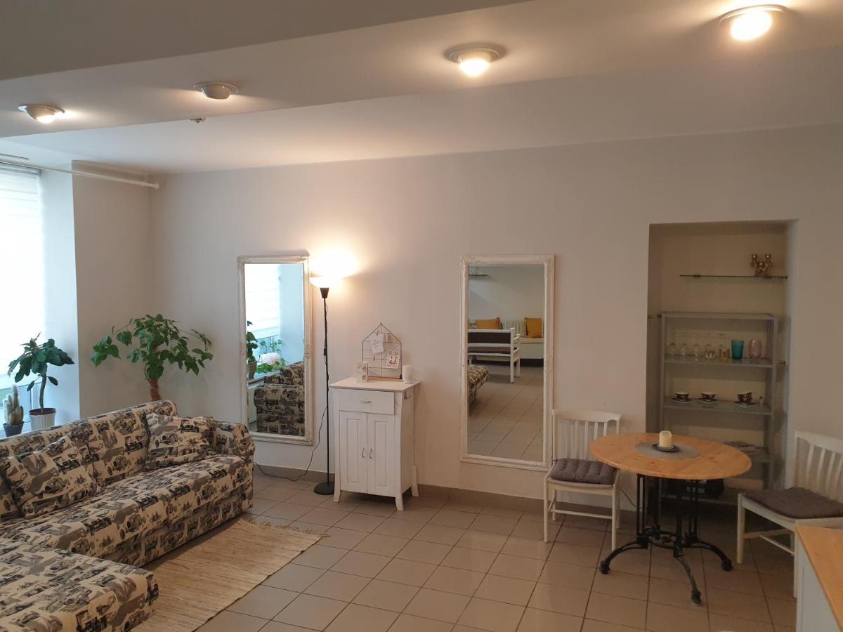 Camellia Studio Apartment & Parking Riga Ngoại thất bức ảnh